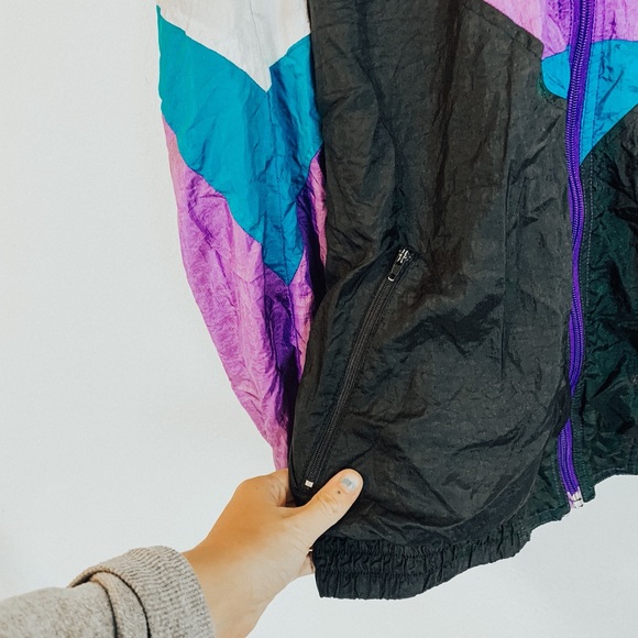 SOLD - Vintage 80’s Windbreaker - Picture 3 of 7